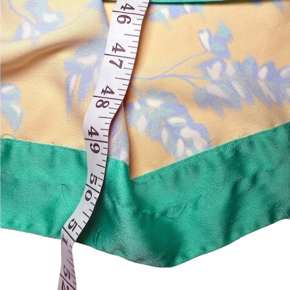 Three Floor Lemonana Dress Yellow Aqua Print
Ruffle Flutter Sleeve Midi - Picture 13 of 16